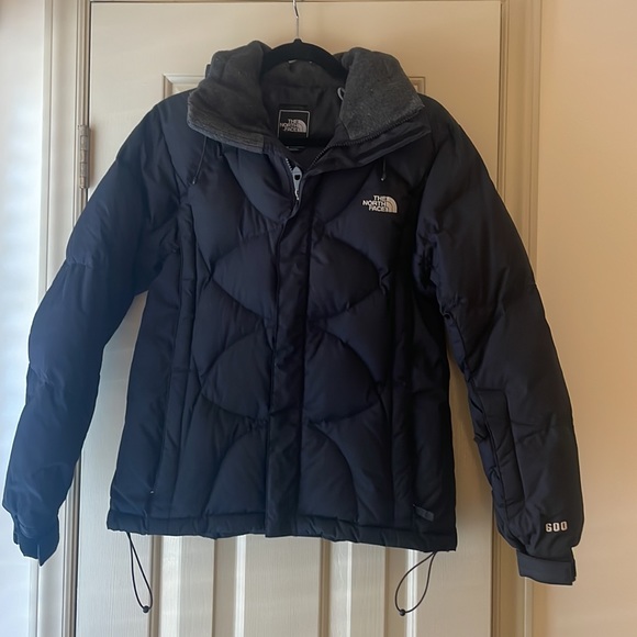 The North Face | Women’s 600 Goose Down Puffer Jacket - Picture 2 of 13